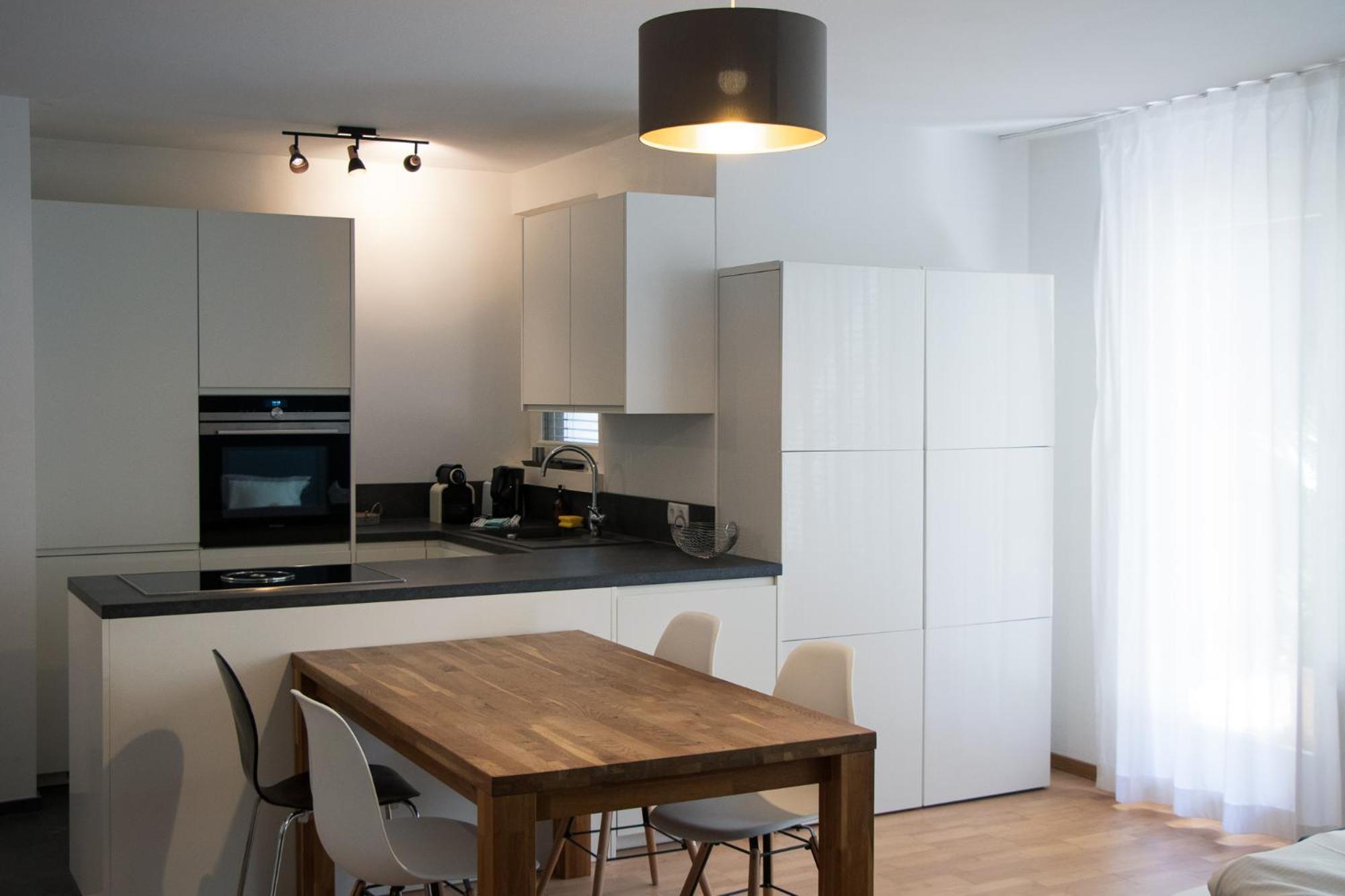 Stylische Stadt-Wohnung Bregenz - Mit Parkplatz ภายนอก รูปภาพ